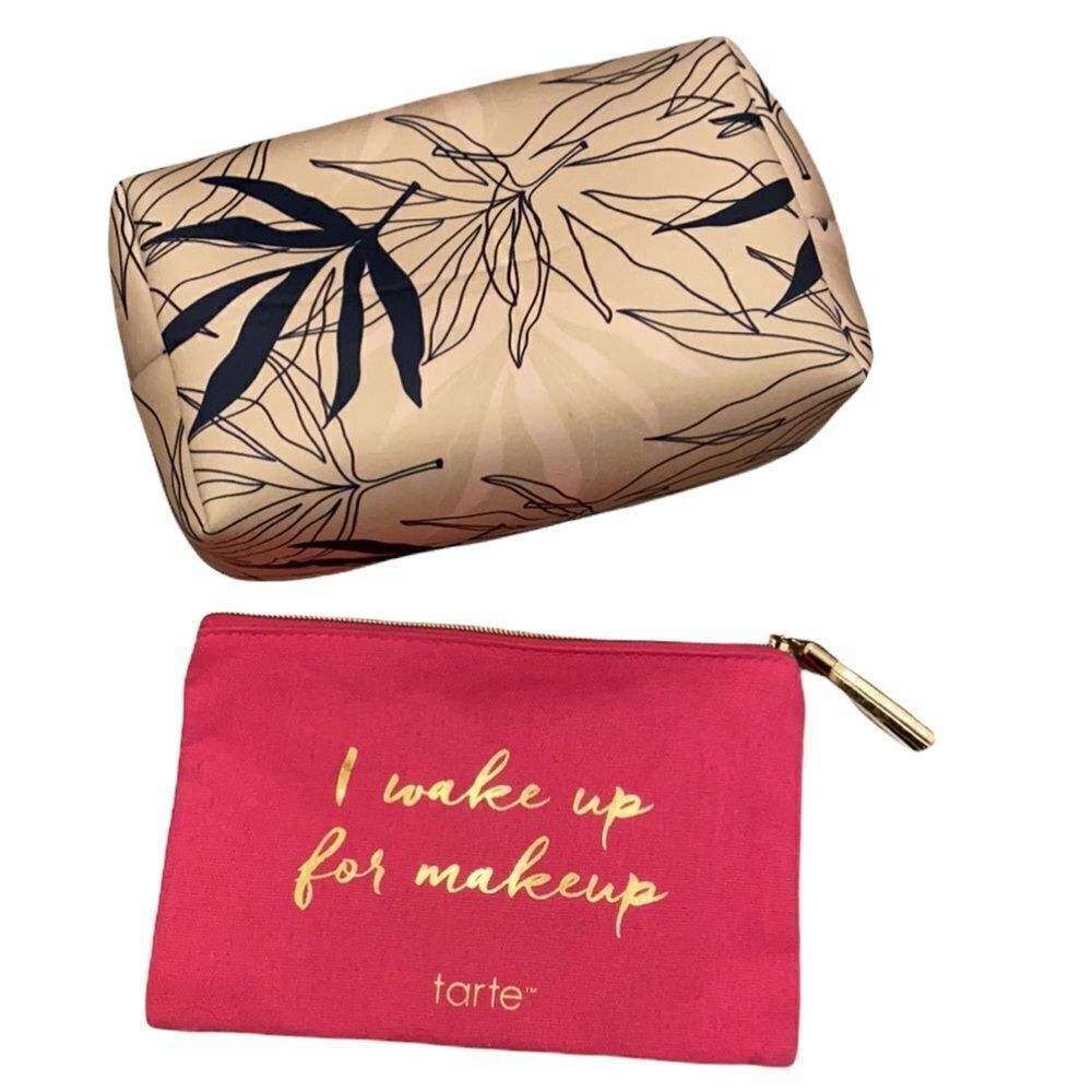 Bundle set 2 cosmetics bags. Tarte & no name .